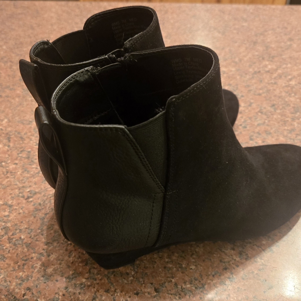 Women's black boots